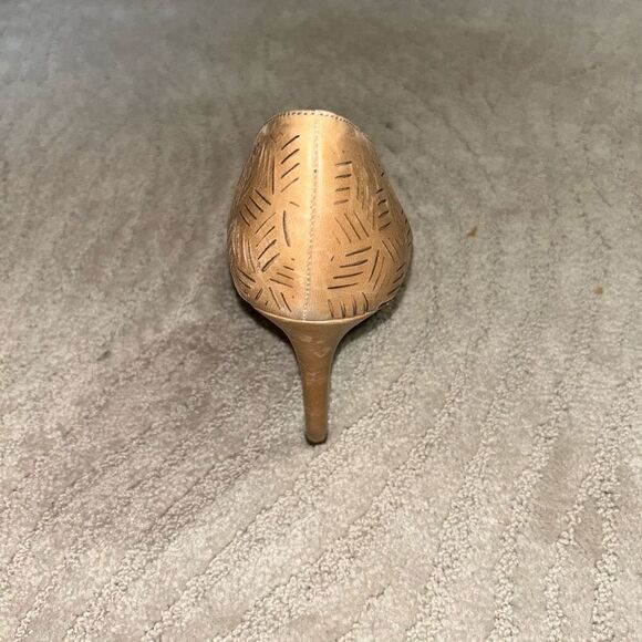 Jessica Simpson Sand Castle Ruby Tumbled Leather Pump Heels - Picture 4 of 8